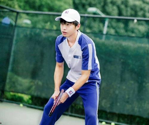 娱乐吃瓜酱开朗大男孩